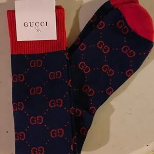 Gucci Men's Navy and Red Patterned Socks